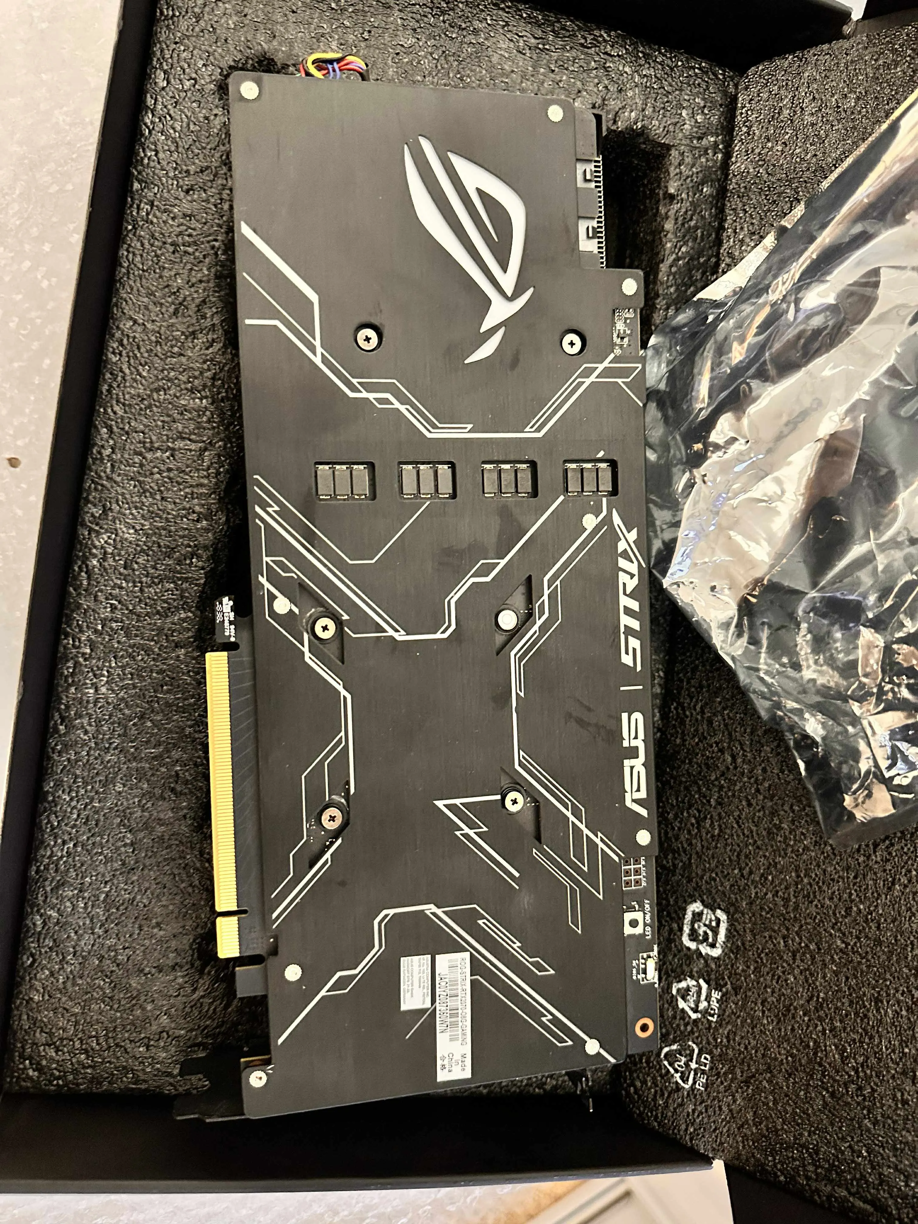 ASUS ROG Strix GeForce RTX 2070 SUPER OC Edition ( Utilisée )