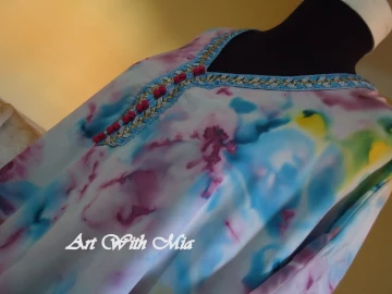 Robe caftan tissu peint à la main