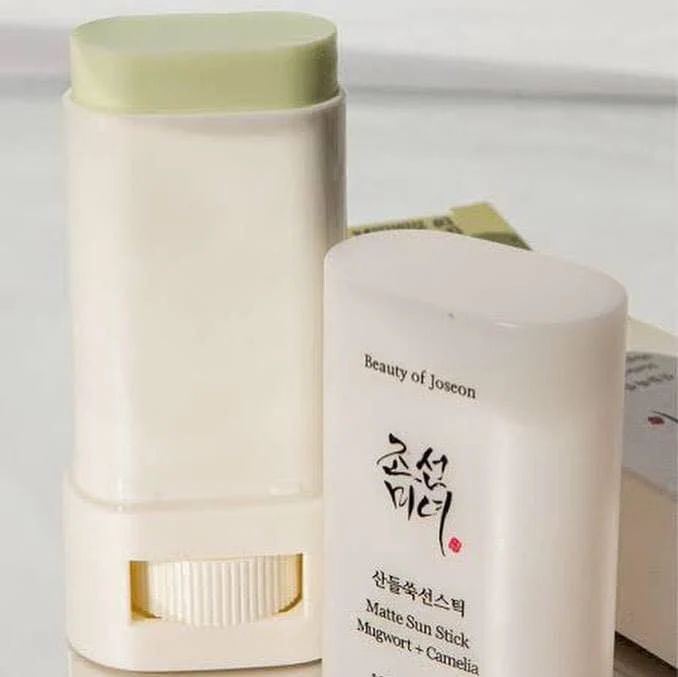 Matte Sun Stick : Mugwort + Camelia (SPF50+ PA++++)