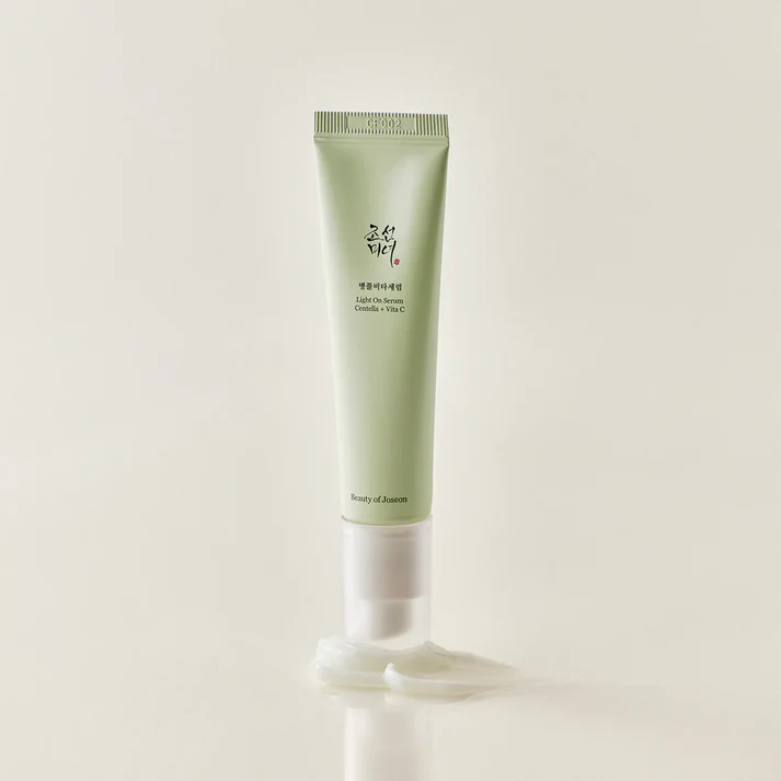 Light On Serum : Centella + Vitamine C (Éclat & Tâches) 30ML