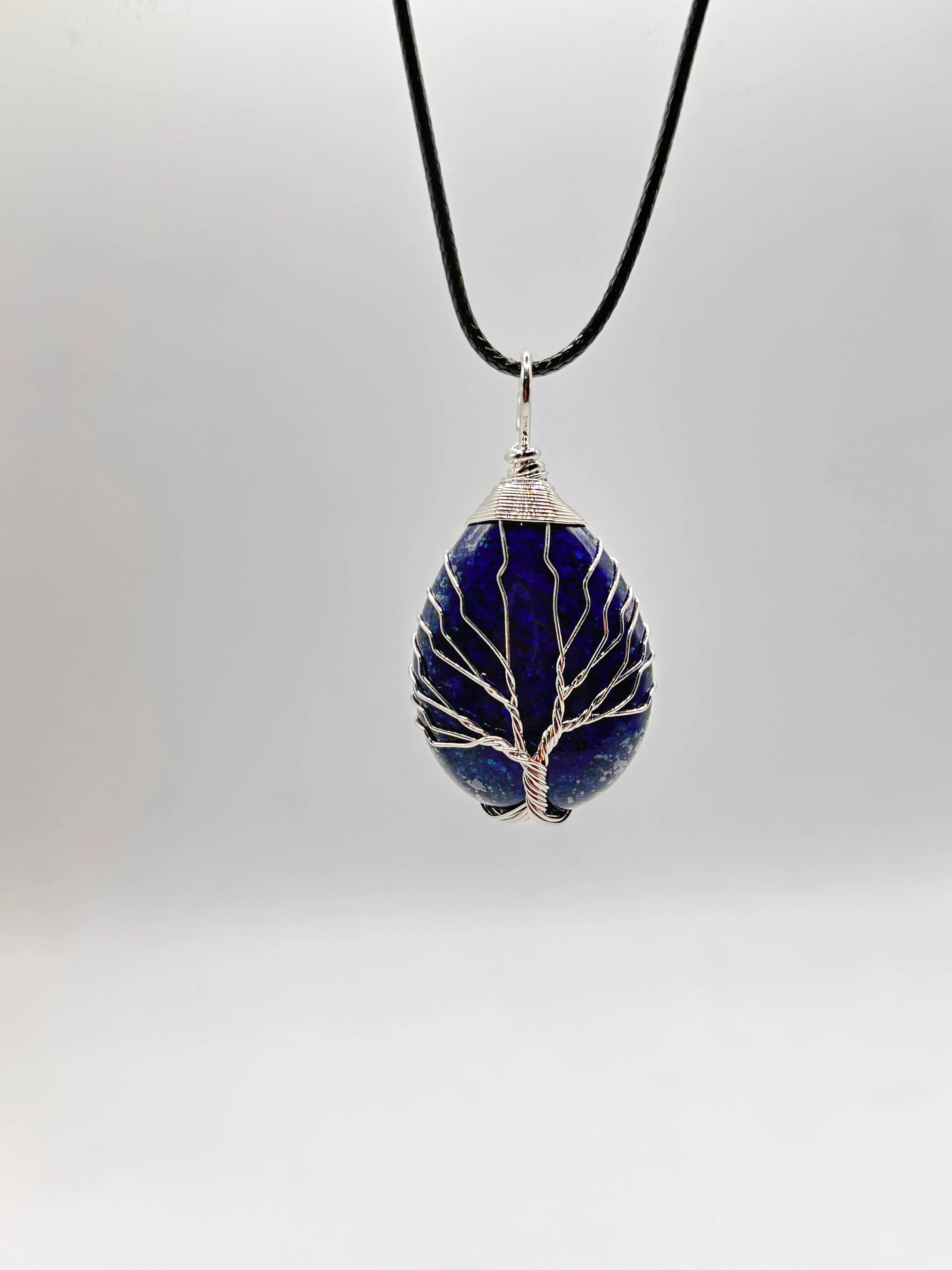 Collier “Arbre de Sagesse Bleue” en Lapis-Lazuli