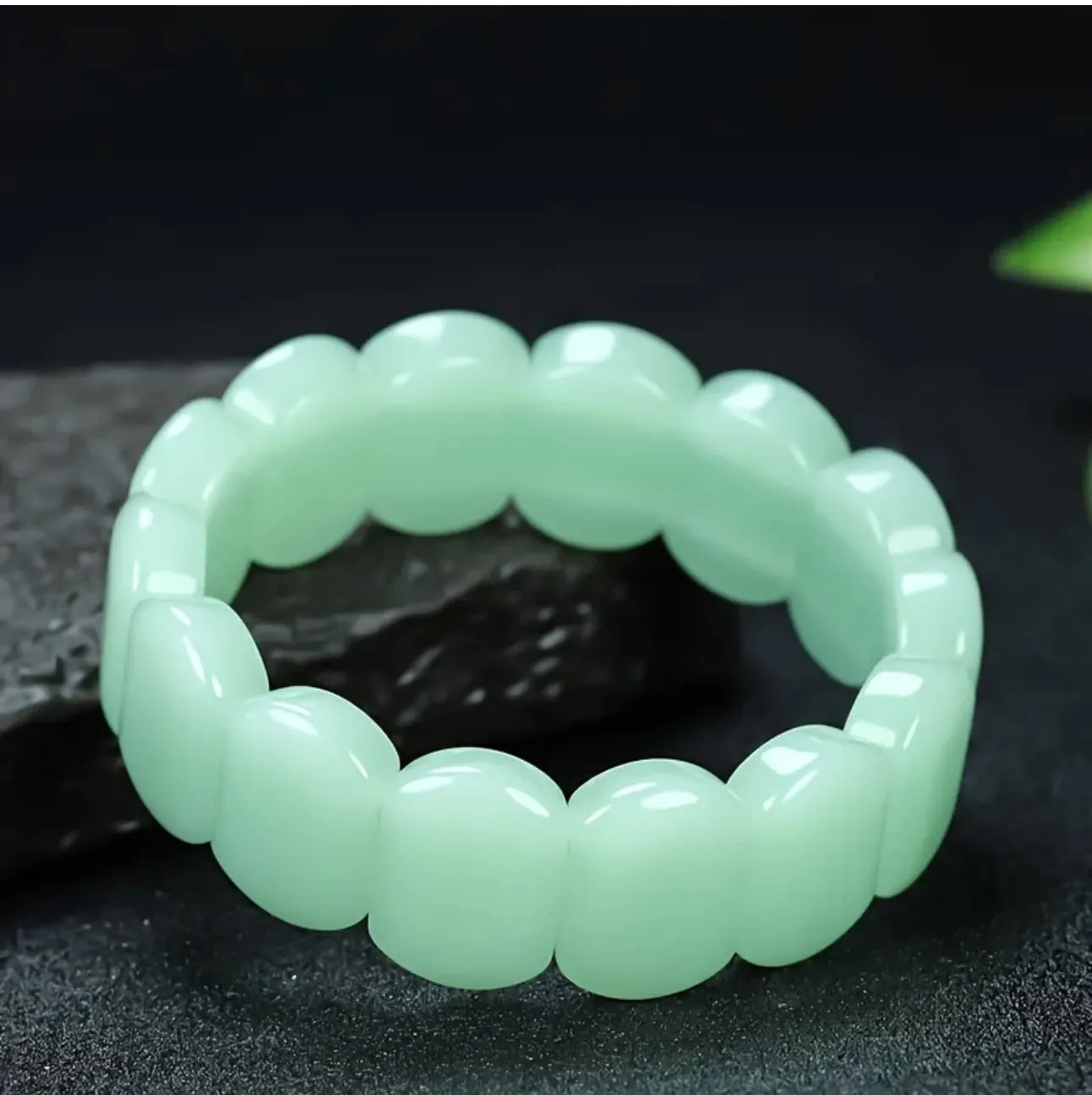 Bracelet en Jade Vert – Sérénité et Harmonie