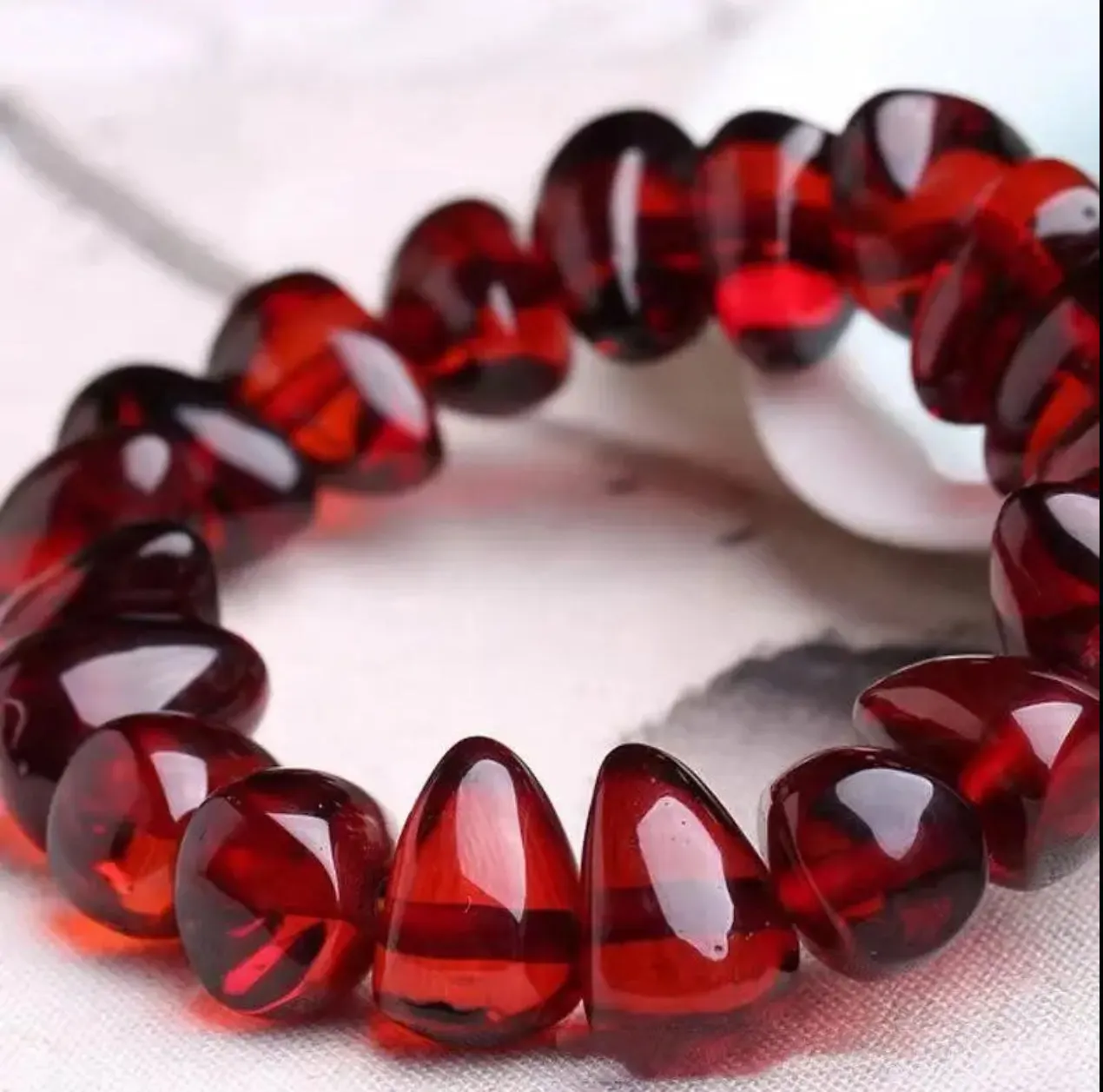 Bracelet en Ambre & Sang de Dragon – Protection et Vitalité