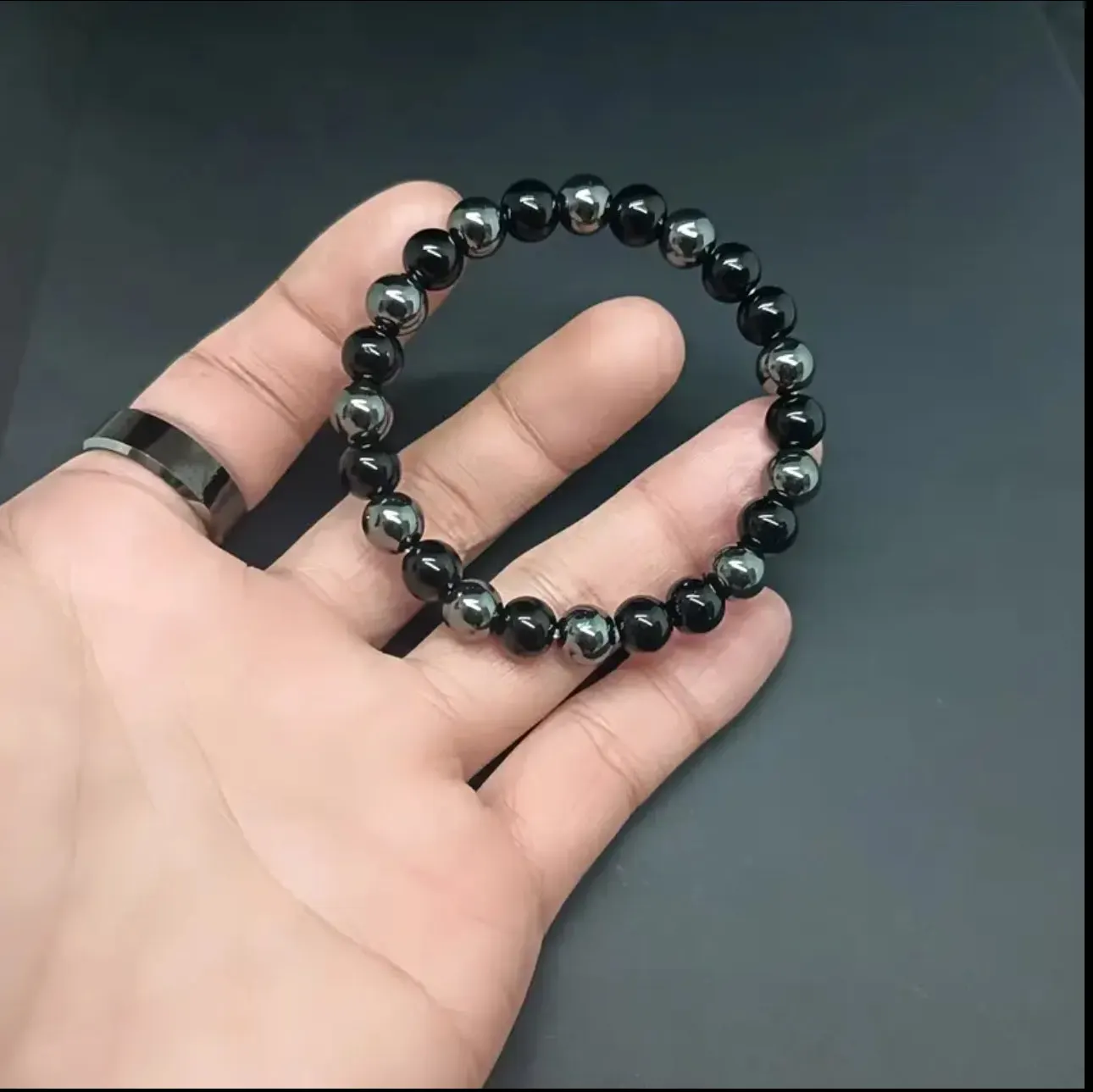 Bracelet Force & Équilibre – Perles Noires et Hématite