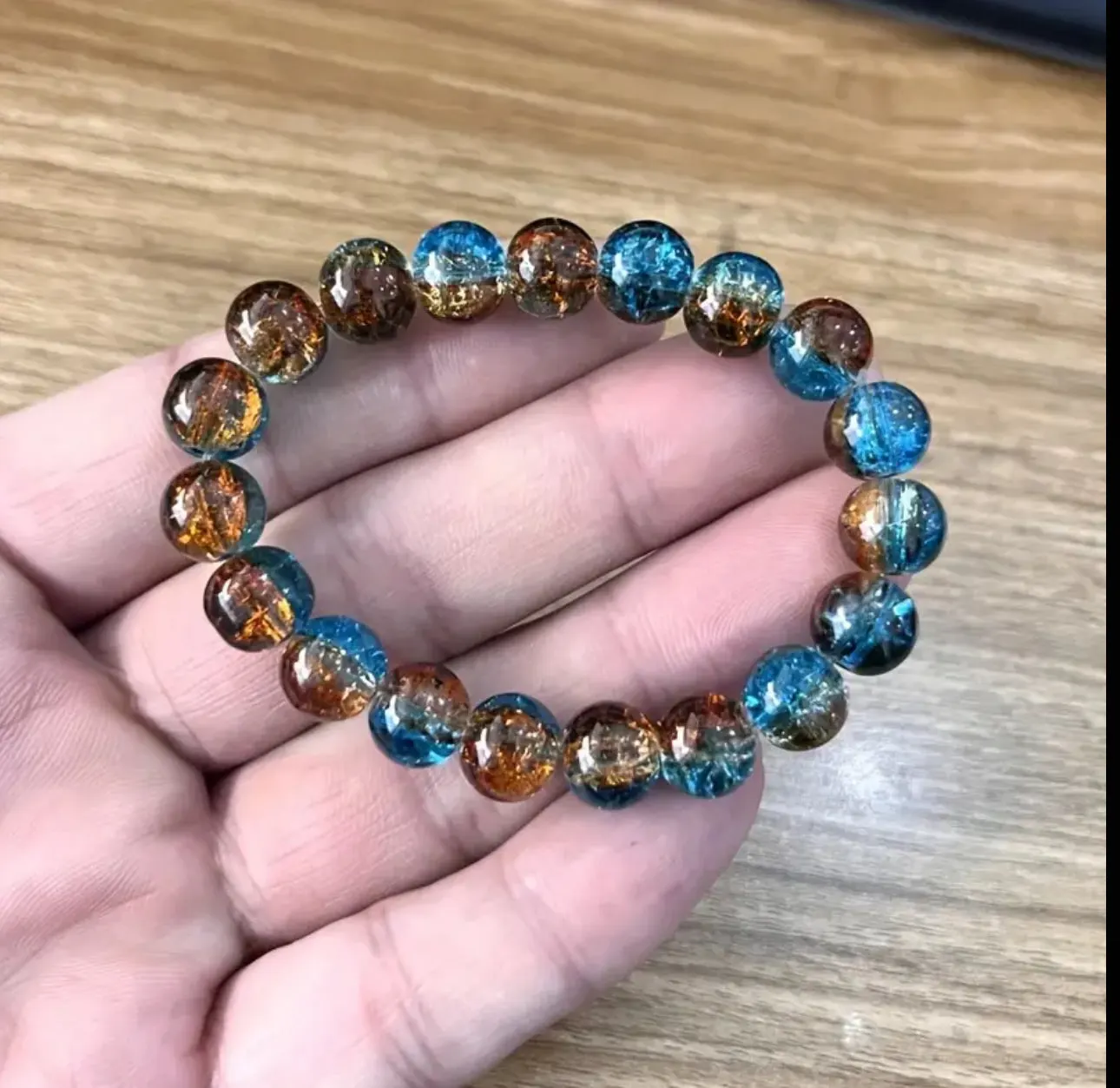 Bracelet « Éclat & Harmonie » — Quartz Aura Bleu & Doré