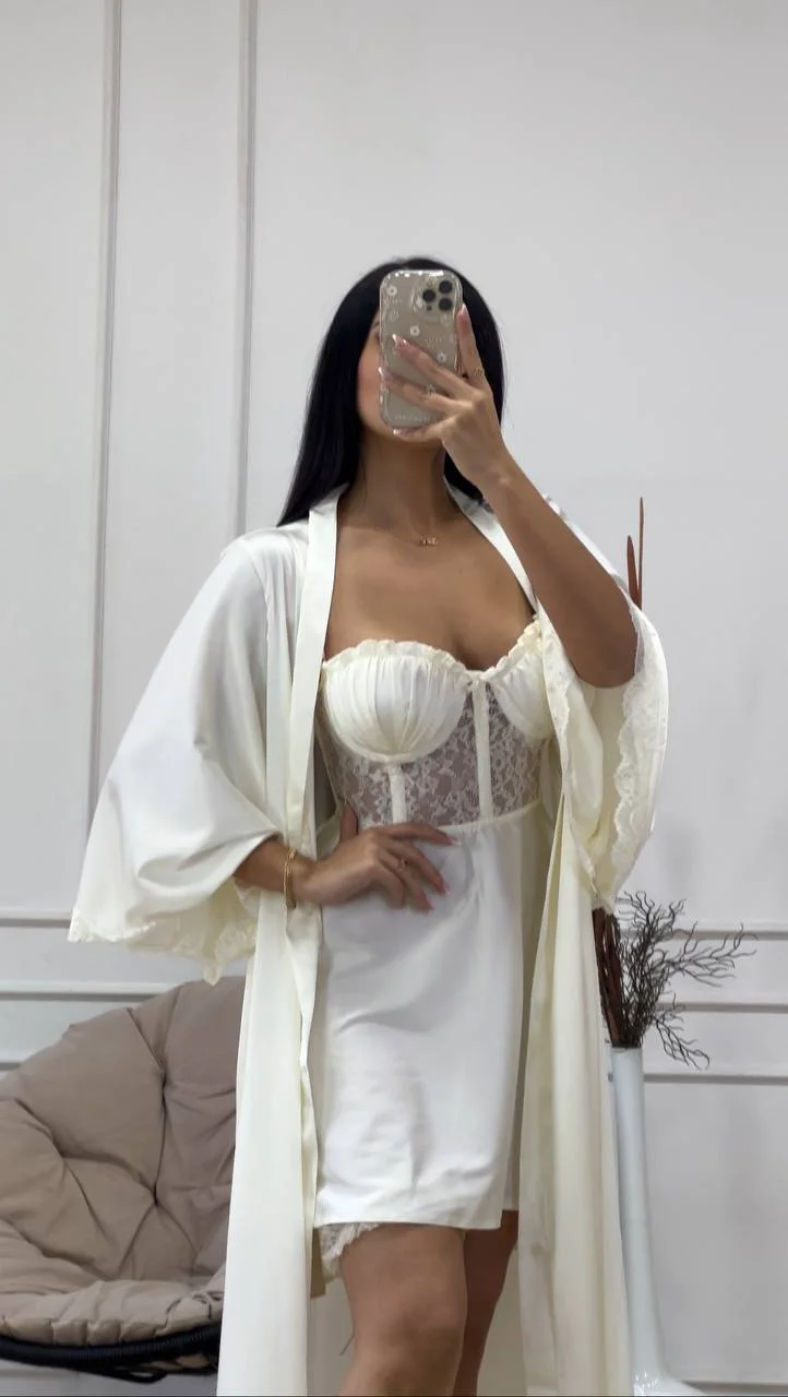Ensemble Dolly 4 Pièces - Lingerie de Luxe en Soie & Dentelle