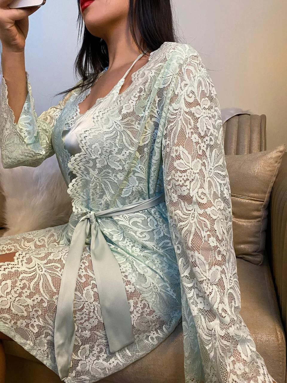 Nuisette en Dentelle et Satin Raffinée