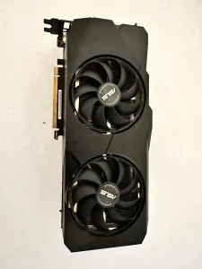ASUS Dual GeForce RTX™ 2070 EVO V2 ( Utilisée )