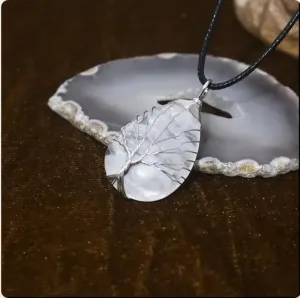 Collier “Arbre de Clarté” en Quartz Clair