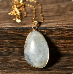 Collier “Reflet de Brume” en Pierre de Lune Grise